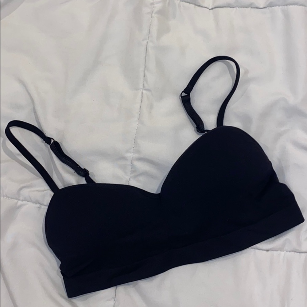 Black seamless bra